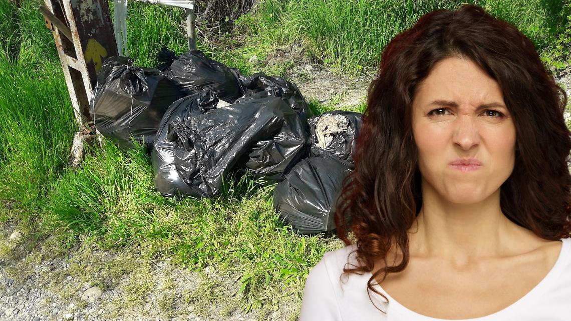 "Puliamo noi, ma il Comune non risponde": rifiuti ancora abbandonati sulla via Francigena. Chivasso dov'è?