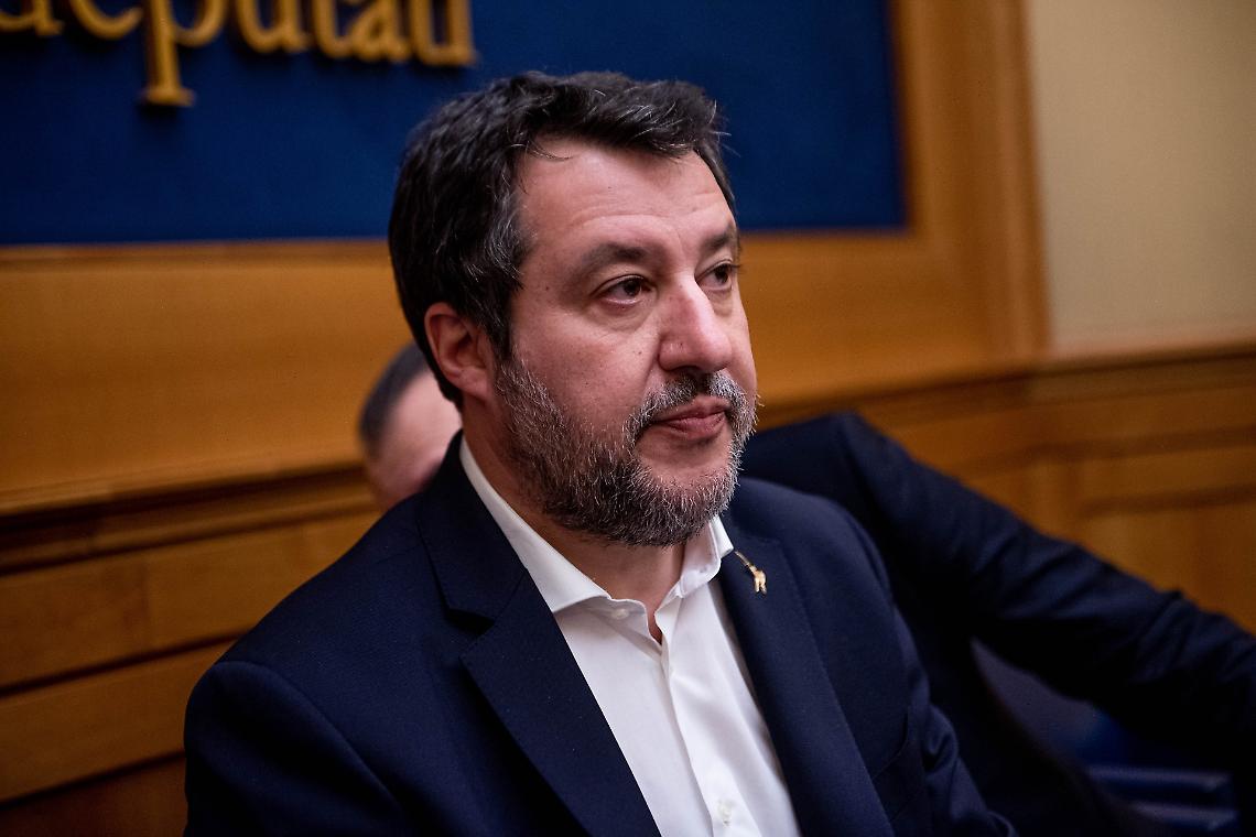 Salvini senza avversari: vince anche stavolta il candidato unico… contro il nulla