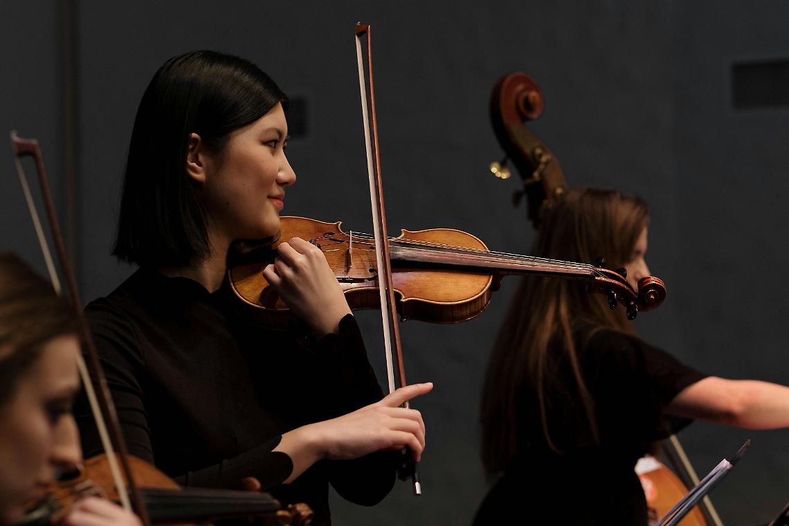 Donne, musica e coraggio: L’evento che trasforma la lotta contro il cancro al seno in un inno alla vita