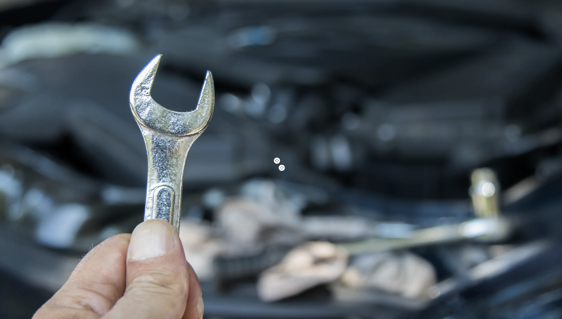 Officina del riciclo a Rivarolo: blitz nel garage abusivo. Due condanne a Ivrea