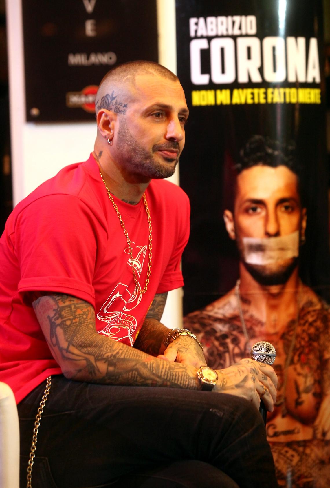 Fabrizio Corona assolto: il tribunale di Milano ribalta le accuse di estorsione
