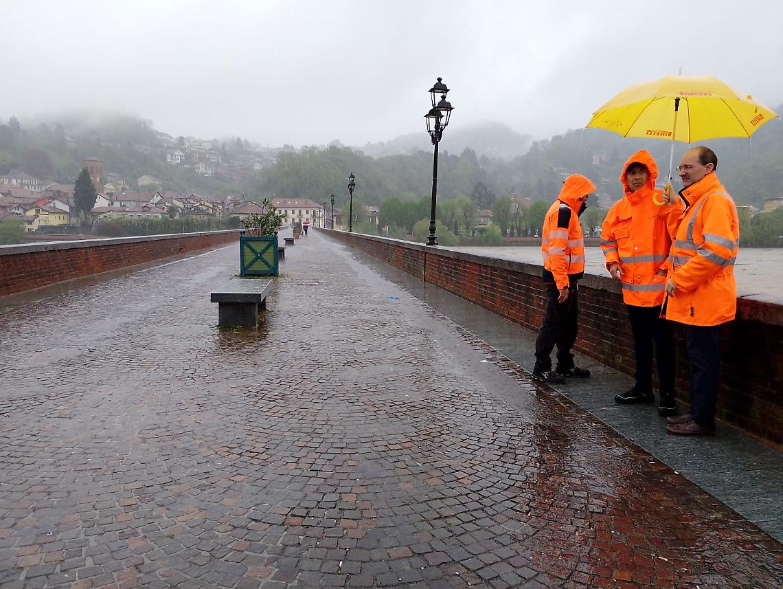 Allerta meteo a San Mauro Torinese: Ponte Vecchio chiuso, Po osservato speciale