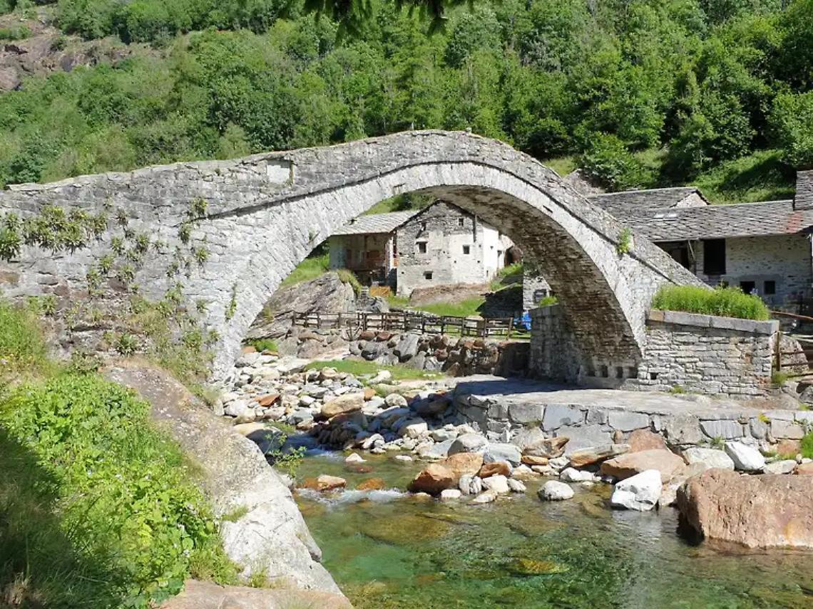 La montagna che resiste: la Valchiusella rilancia la GTA con sentieri sicuri e un nuovo bivacco