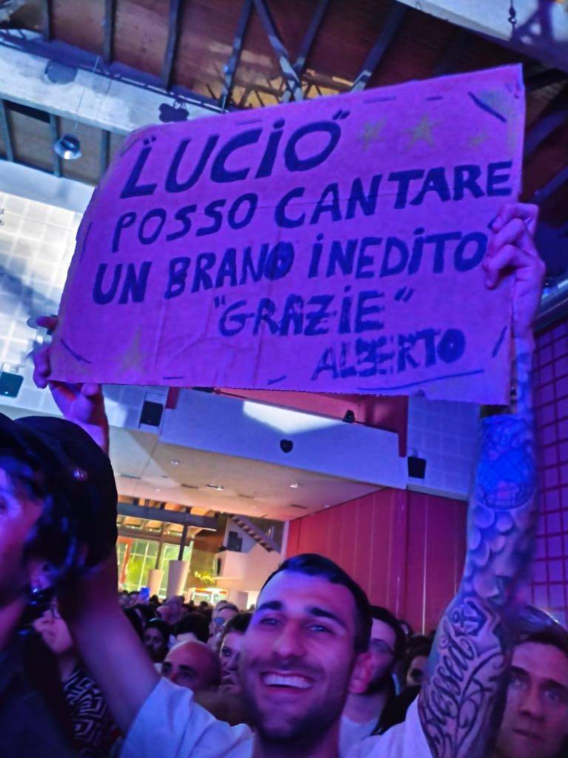 Quando i sogni si fanno musica: Arancio incanta Venaria sul palco di Lucio Corsi