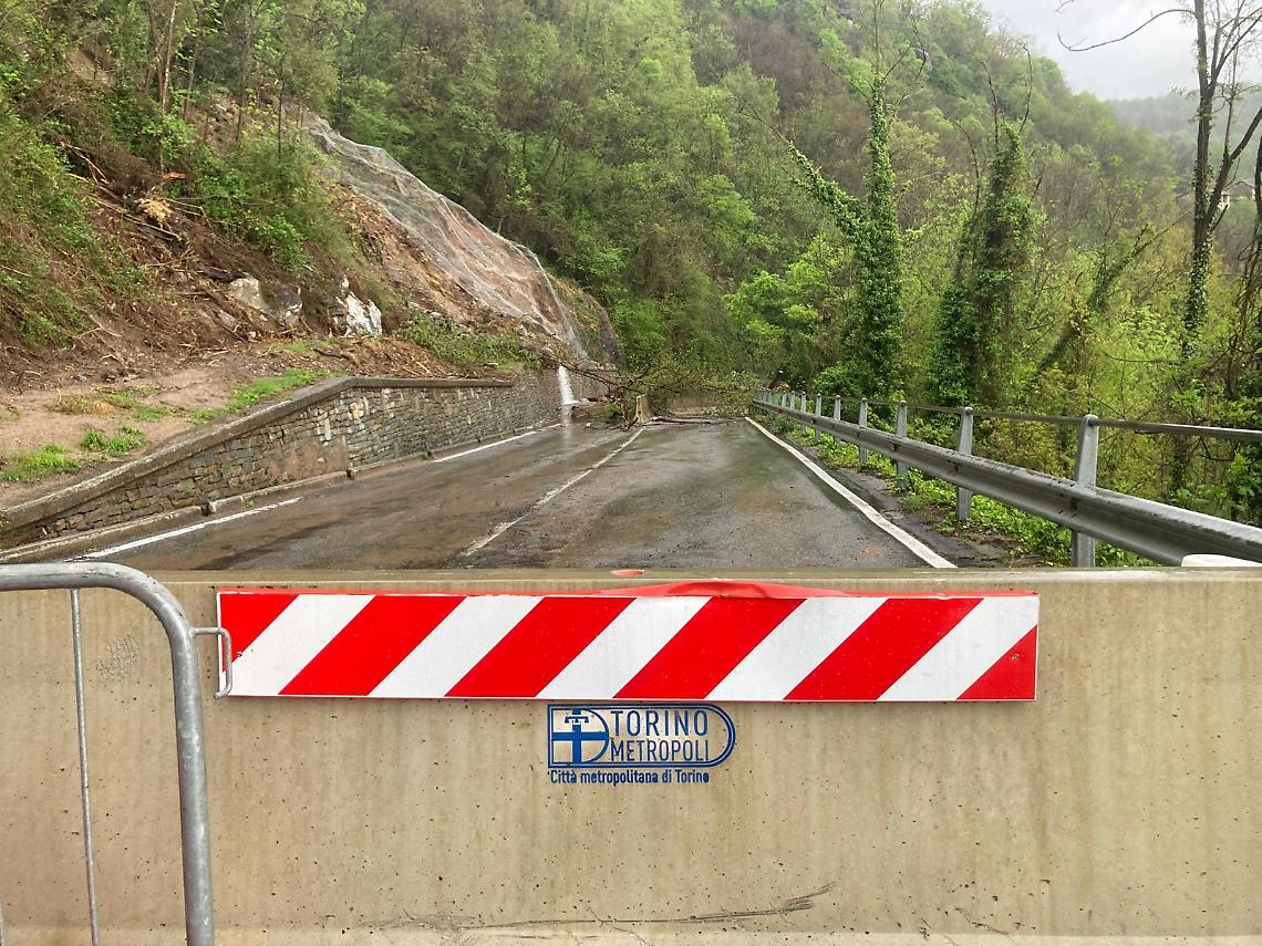 Muore a 51 anni per un infarto: la frana rallenta i soccorsi, l’elisoccorso non basta
