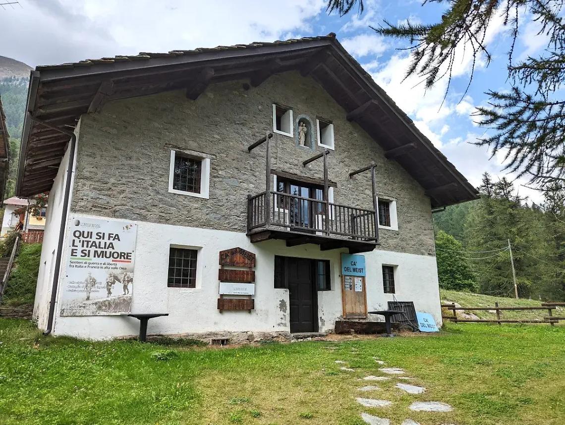 Cà dal Meist affonda nel silenzio: chiude la biblioteca della montagna