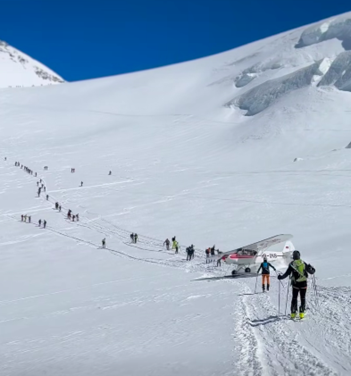 L'aereo ha attraversato una cordata di scialpinisti