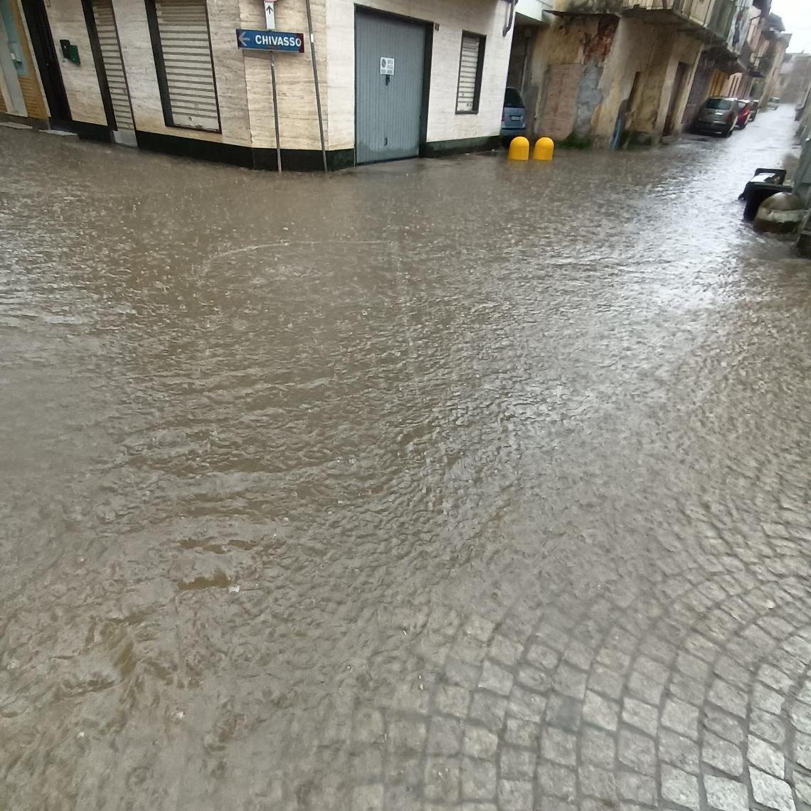 Montanaro, il Consiglio comunale affronta il rischio alluvione tra petizioni inesistenti e vecchi progetti