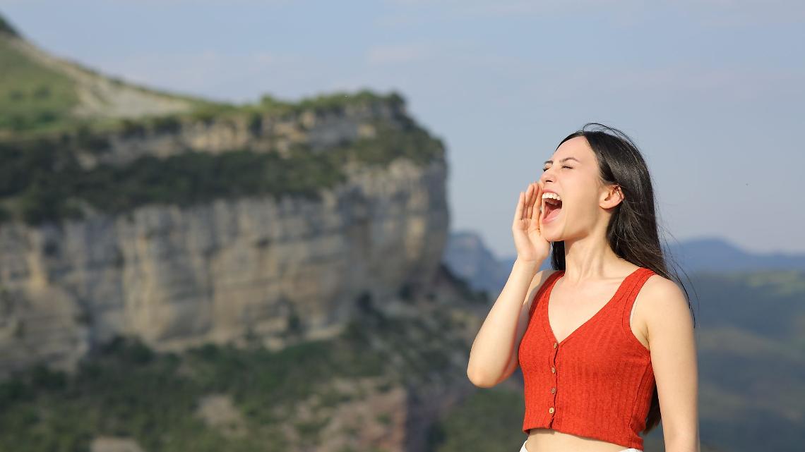 le urla dei villeggianti allertano i soccorritori...ma era tutto un falso allarme