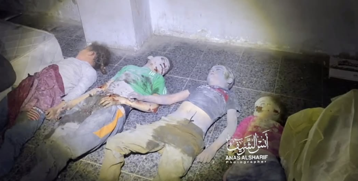 Togliersi la fascia per non sentire la verità: a Gaza è "genocidio". A Lace hanno ucciso la memoria. Di nuovo.