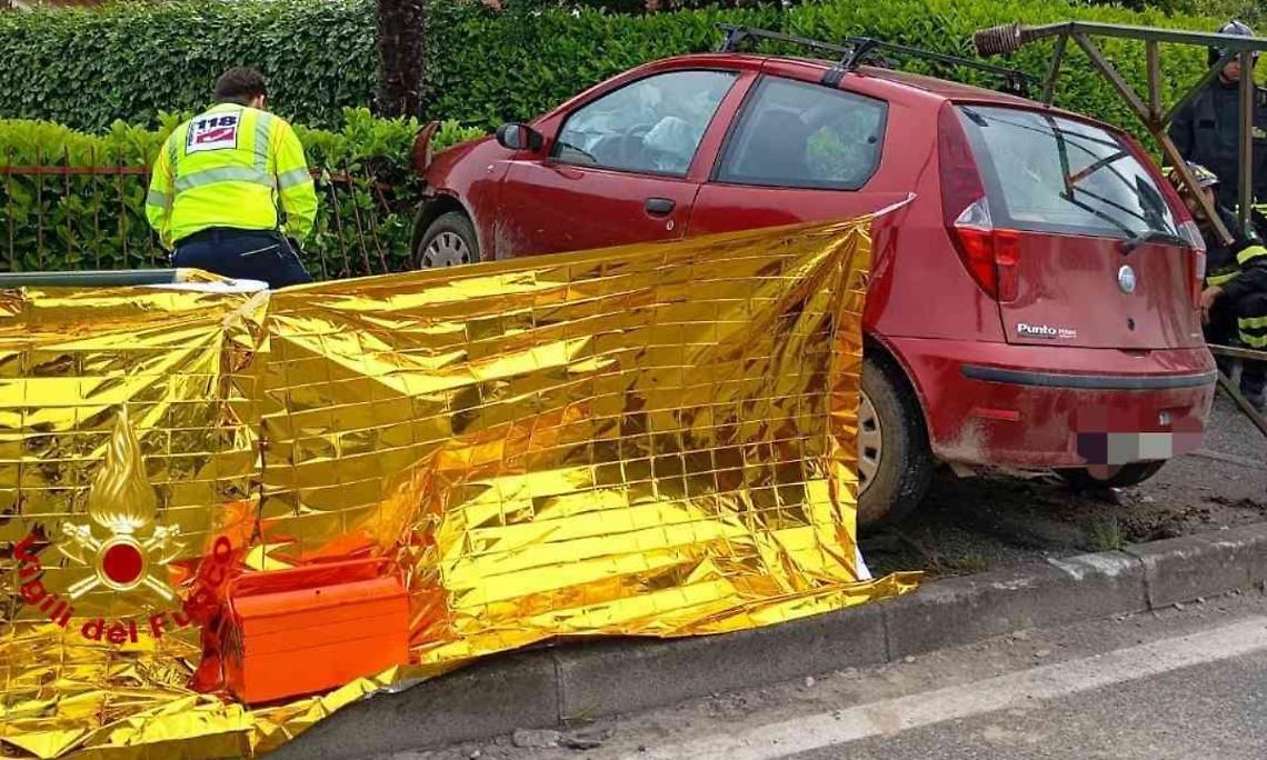 Tragedia a Santhià: incidente autonomo in corso XXV Aprile, muore il conducente e ferito il passeggero