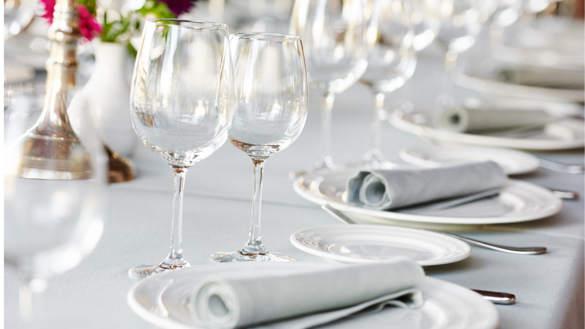 Come preparare una tavola elegante per un’occasione speciale