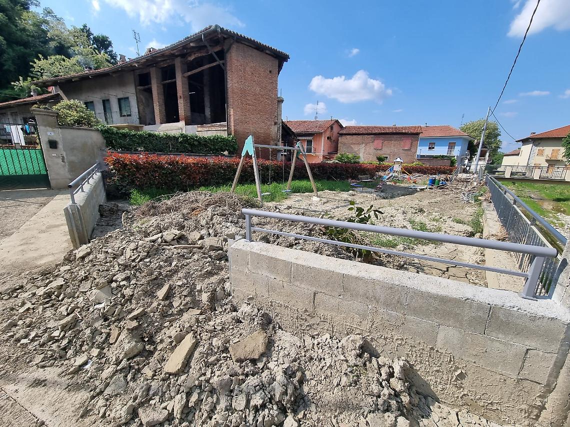 in foto Parco giochi della centrale piazza Risorgimento ad un mese dall’alluvione