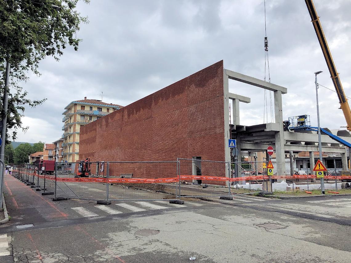 Dal muretto al muro di cinta: come ti ammazzo un quartiere