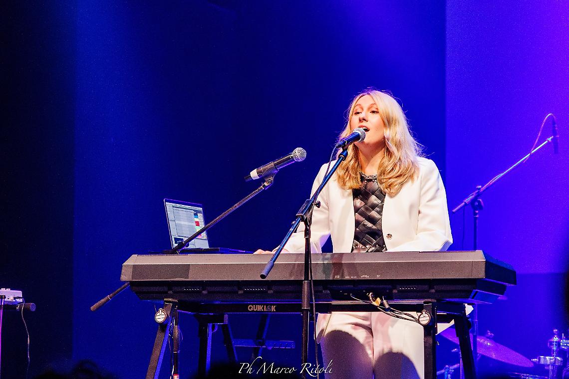 La cantautrice al Cap10100 di Torino