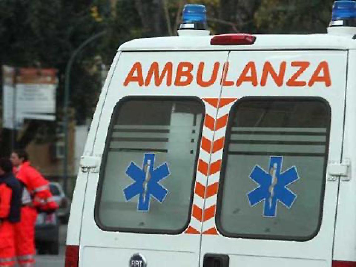 Travolto da un’auto, muore sul colpo