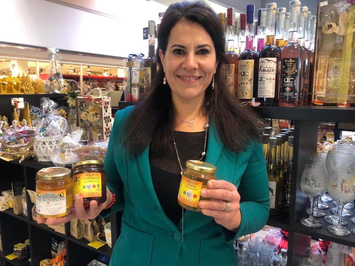 Il premio ApinRosa a Deborah Caserio: la regina del miele arriva da Ivrea
