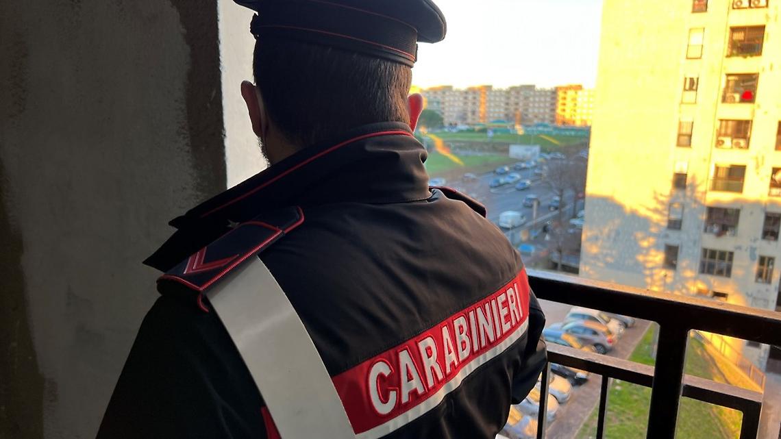 Follia in Canavese: pensionato minaccia ragazzi disabili nel cortile con una pistola a salve
