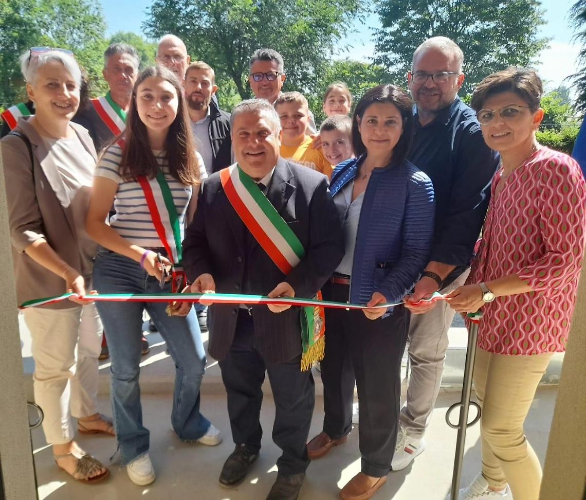 PNRR, a Valperga apre la mensa della primaria: festa con studenti e istituzioni