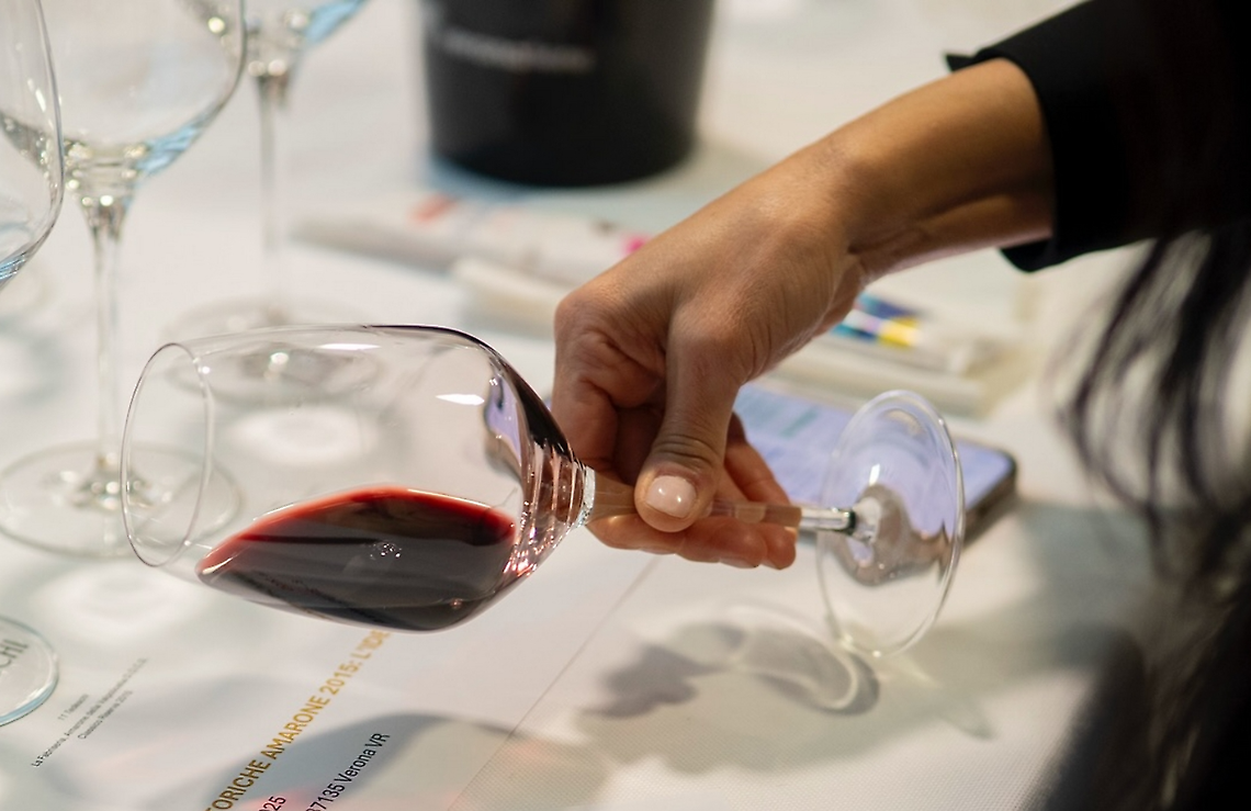 PFAS nel vino: i dati shock che allarmano l’Italia e il Piemonte