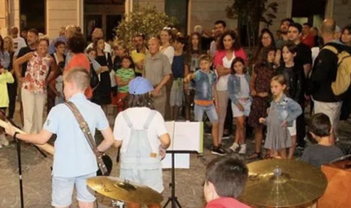 Musica, giovani e città: sabato 7 giugno Ivrea si accende con “Your Song”
