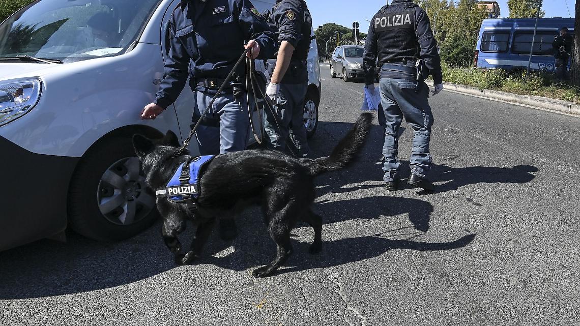 Blitz anti-droga a Barriera Milano