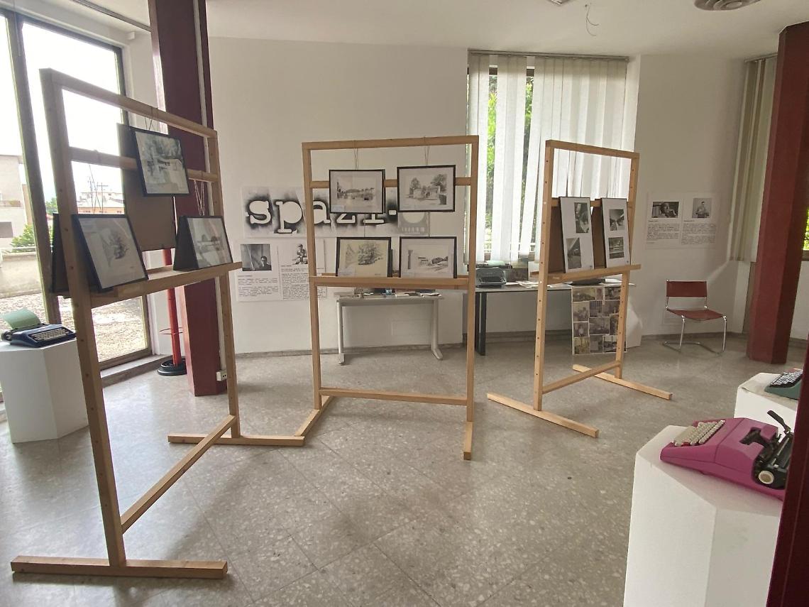 Ivrea, una serata tra memoria e visioni d’autore nella vecchia Biblioteca Olivetti
