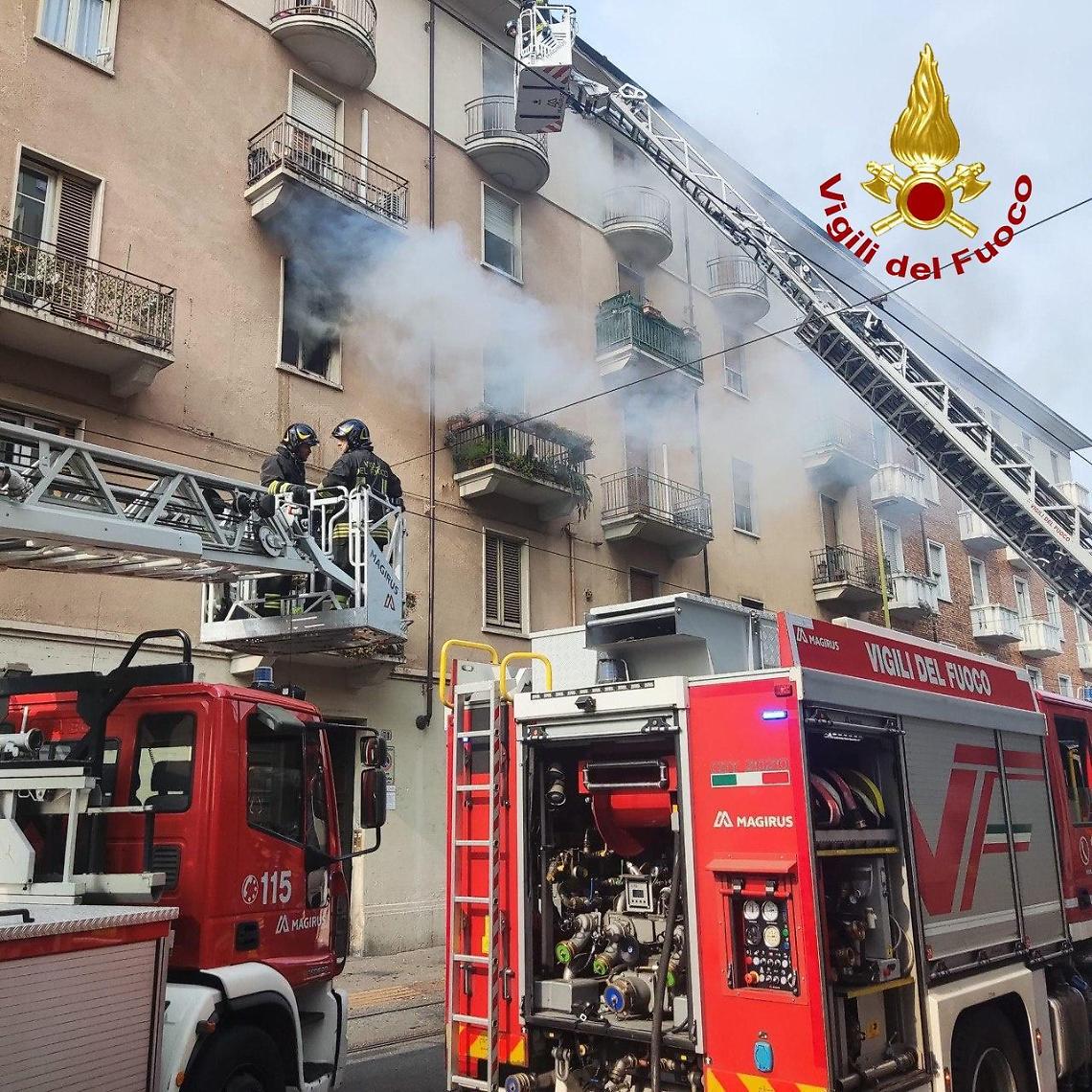 I Vigili del Fuoco in azione in via Nicola Fabrizi