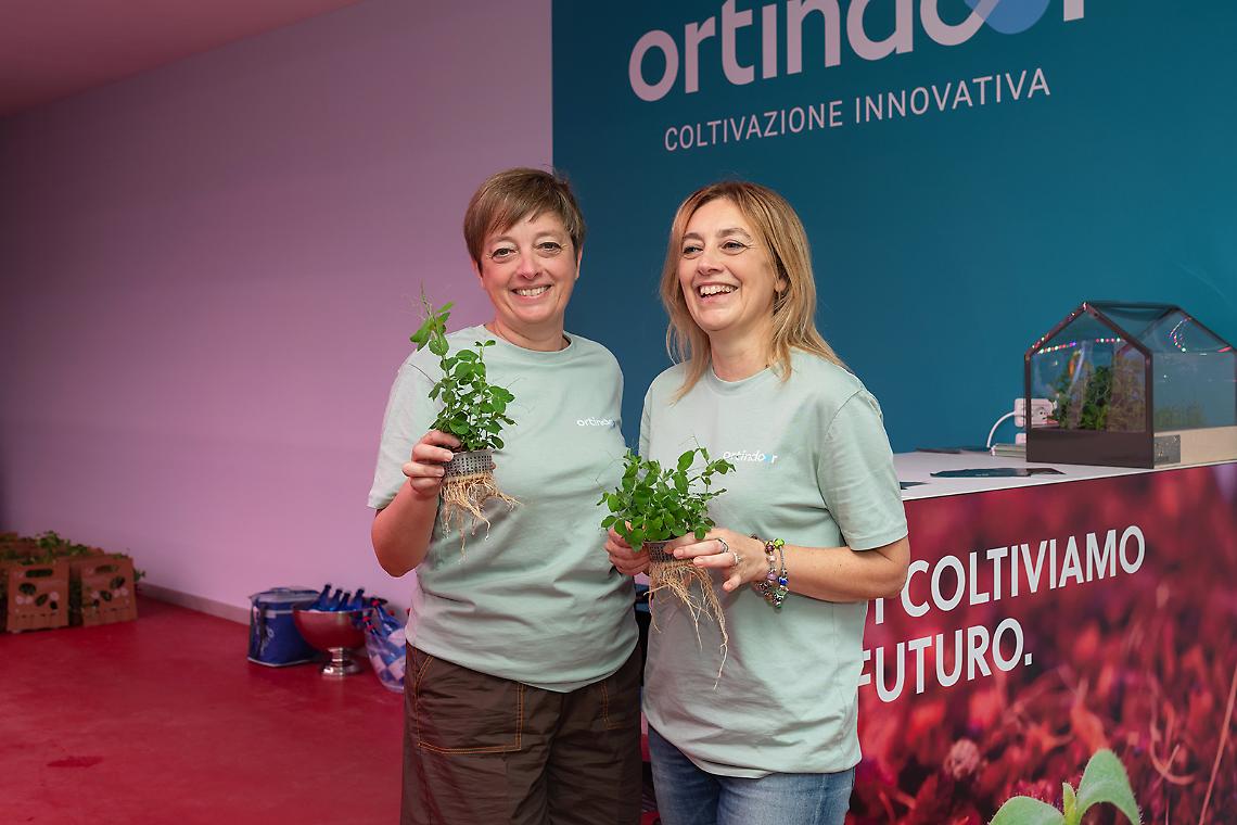 Le sorelle di Ivrea che fanno crescere l’insalata… senza terra