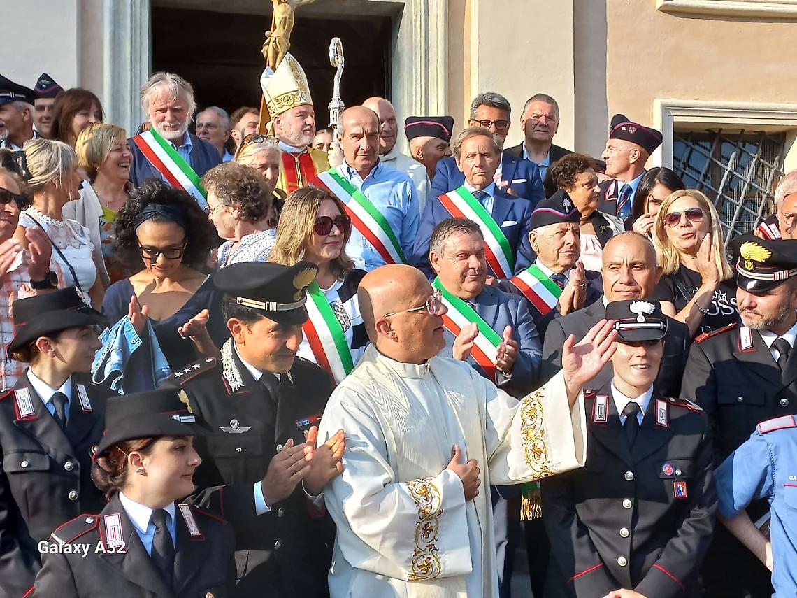 Il nuovo Vescovo di Ivrea a Prascondù per l'Arma dei Carabinieri