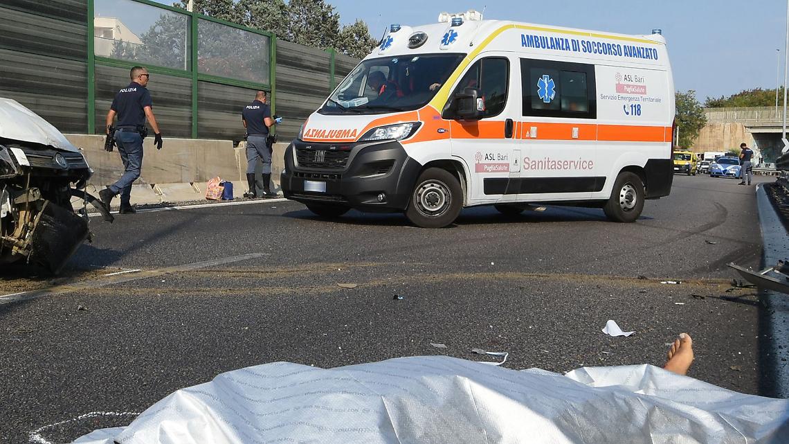 Tragedia sulle strade torinesi: due incidenti, un morto e traffico in tilt
