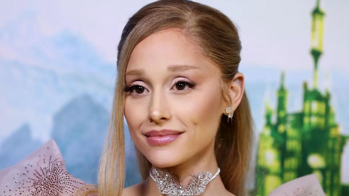 Dai palchi pop al cielo di Broadway, Ariana Grande festeggia 32 anni