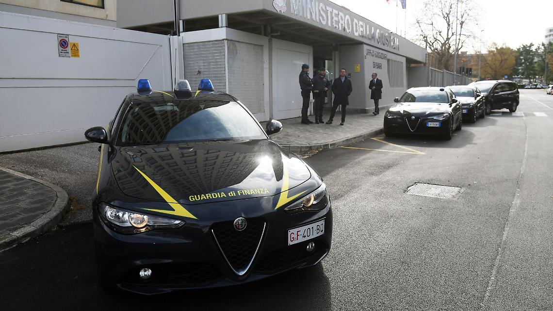 Caccia ai furbetti