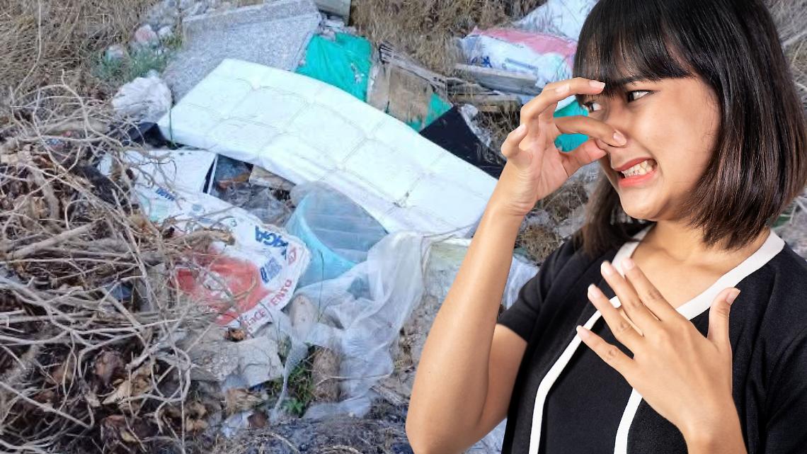 Borgo Revel, la discesa dimenticata: rifiuti tra i rovi e l’indifferenza 