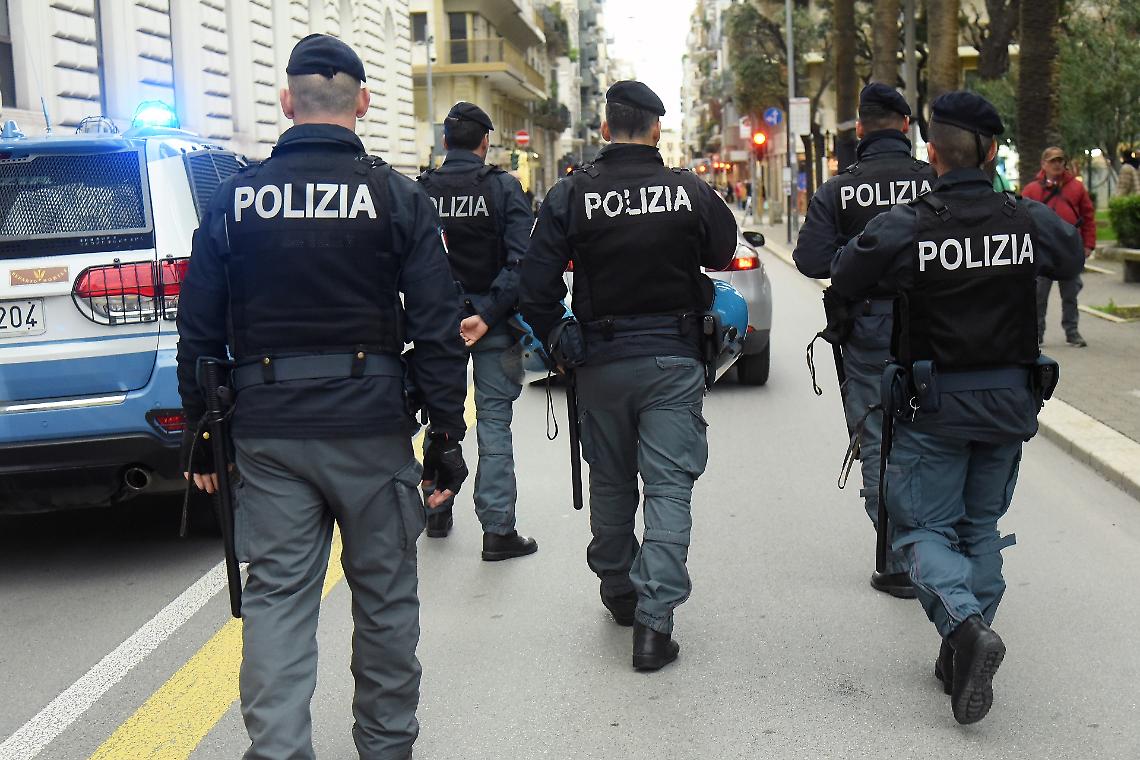 Cibo in decomposizione, infestanti e lavoratori in nero: locali sequestrati in Barriera Nizza