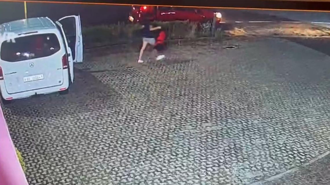Tentano di rubare un furgone