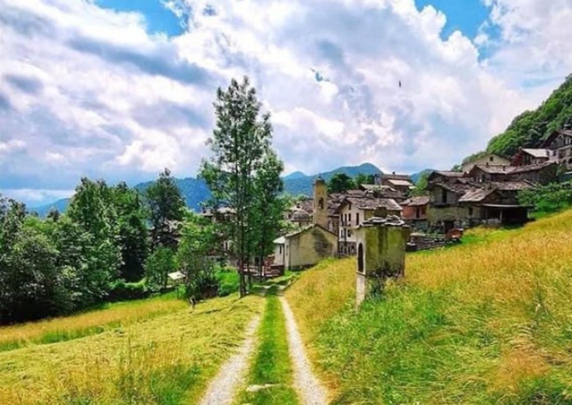 Il caratteristico borgo di Vrù