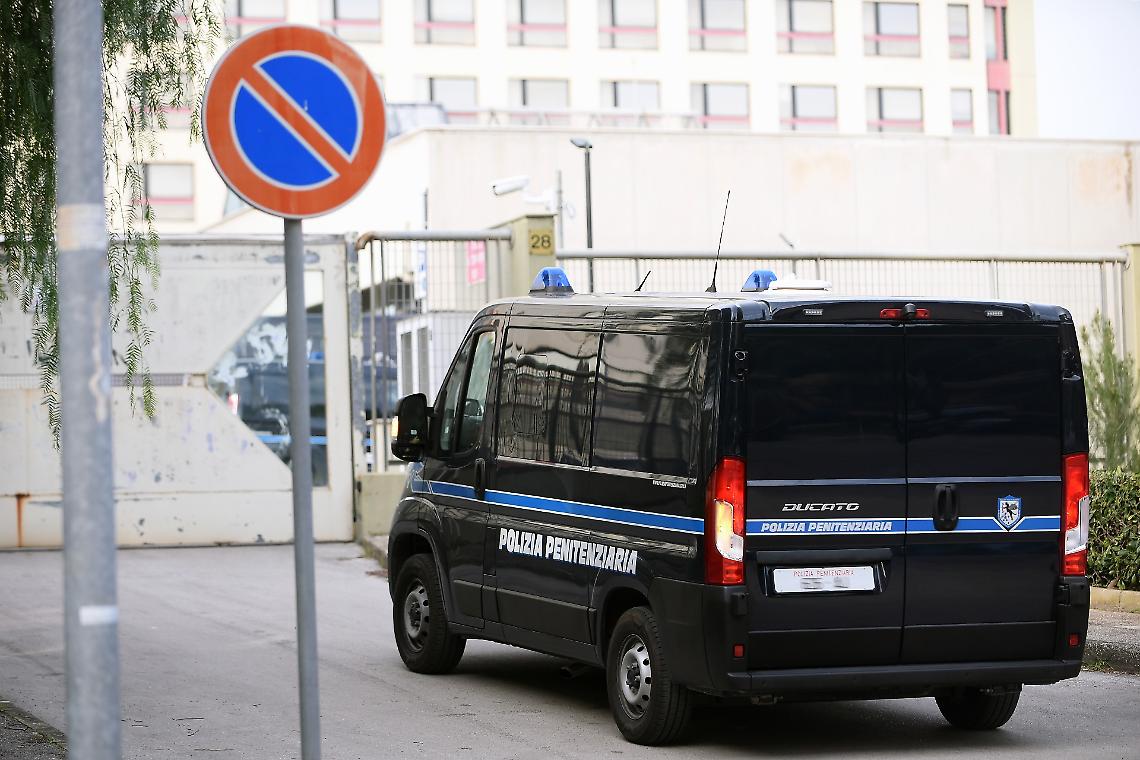 Sequestro surreale al carcere di Torino: grappa, smartphone e cannabis nelle celle