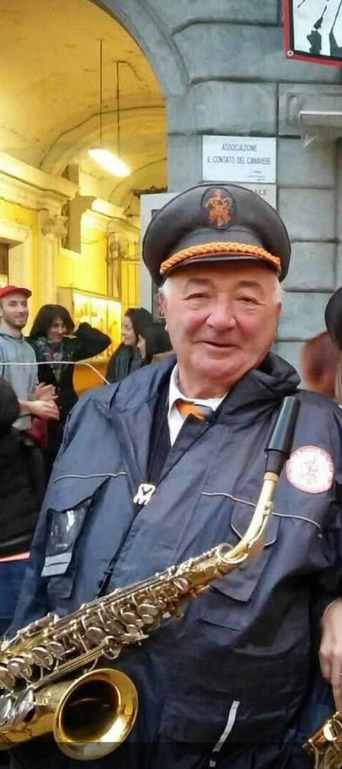 Adriano Roffino, una vita in musica e in silenzio. Il paese si ferma
