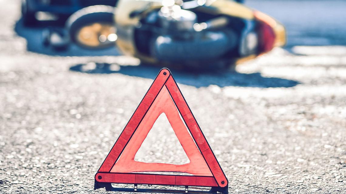 Incidente sulla Sp217: scooter fuori strada, due feriti trasportati all'ospedale di Ivrea