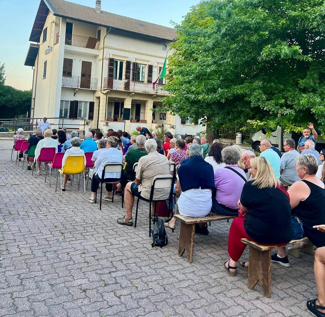 Casa Chantal, resa dei conti a Mathi: l’opposizione incalza, la maggioranza tentenna