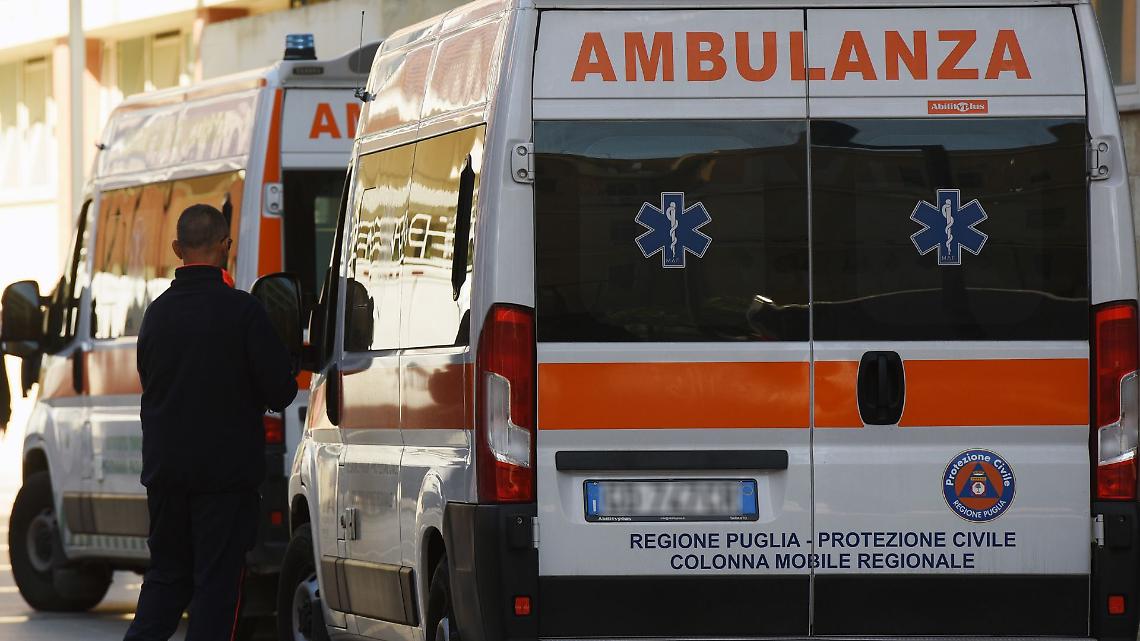 Torino, donna 79enne cade in casa
