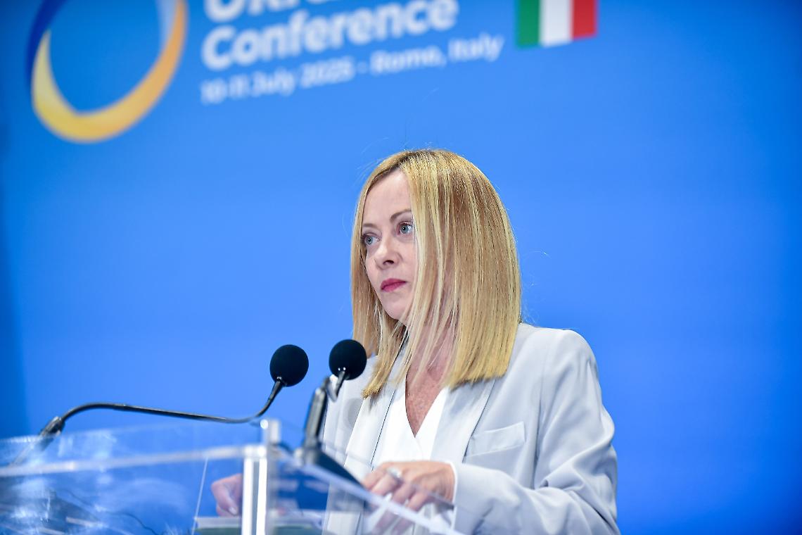 L’Italia dell’ignoranza programmata: viaggio nel declino di una democrazia manipolata
