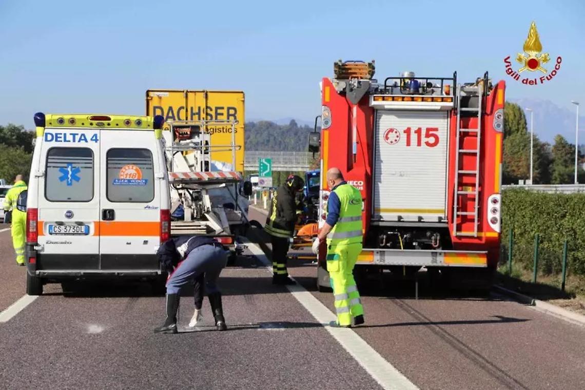 Quattro morti in scontro fra auto sulla A4, una era contromano