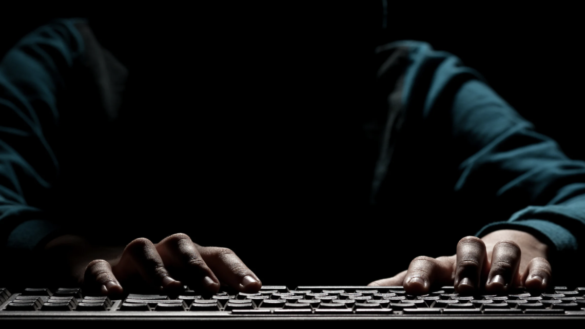 Rete di odio online: 22 minorenni perquisiti in Italia per messaggi nazisti e razzisti