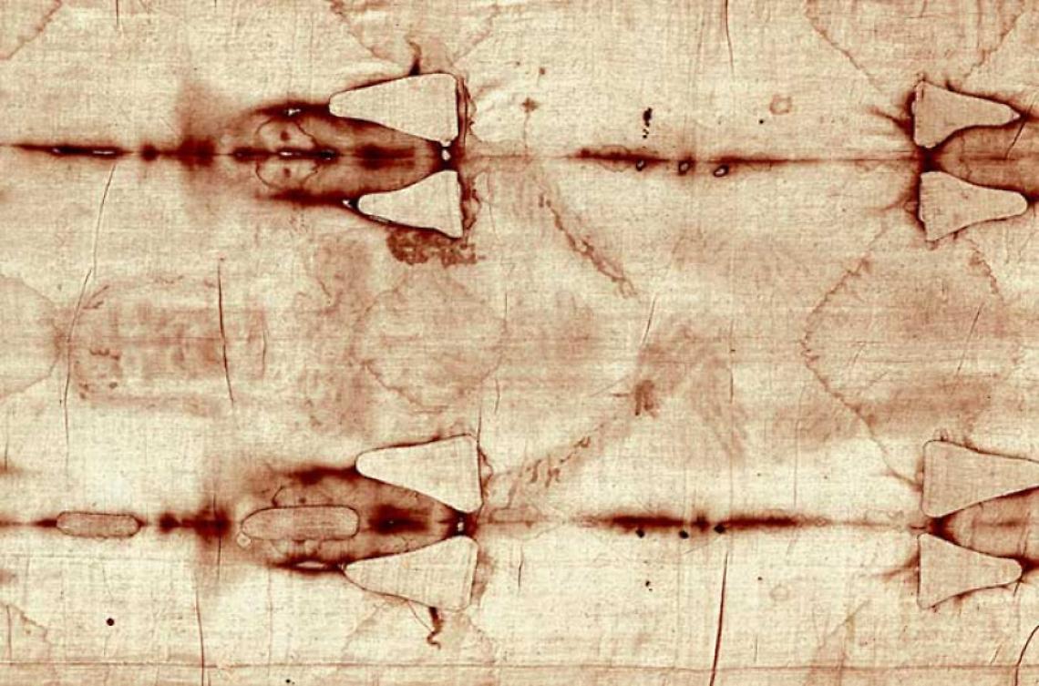 Sacra Sindone: secondo uno studio su Archaeometry fu creata su una scultura, non su un corpo umano