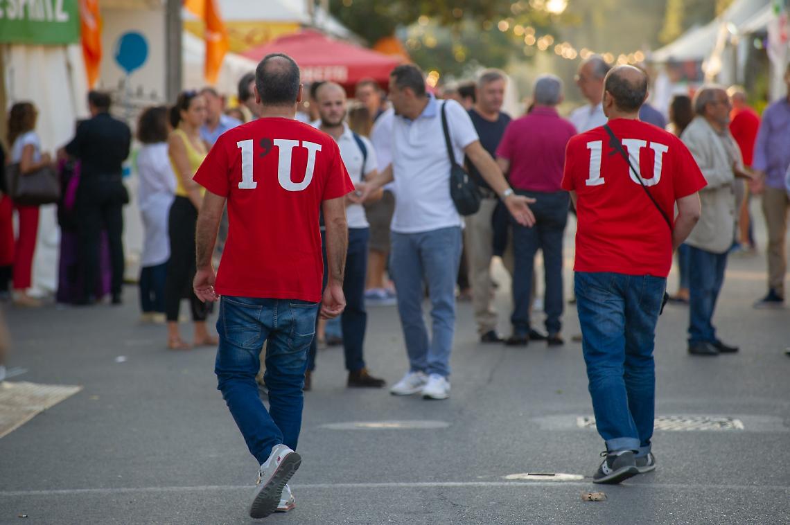 Festa dell’Unità: il Pd si mette in scena, tra abbracci tattici e nodi irrisolti