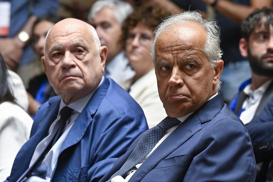 Caso Almasri, bufera sul governo: la Camera deciderà sul processo ai ministri
