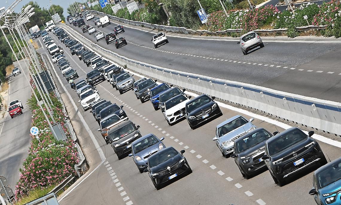 Esodo estivo: sabato 9 agosto da "bollino nero". Ecco le autostrade assolutamente da evitare