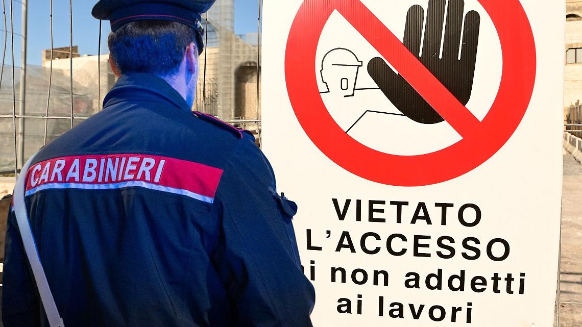 Operaio ferito e abbandonato nelle campagne: tre indagati. "Portato via per sbarazzarsene"